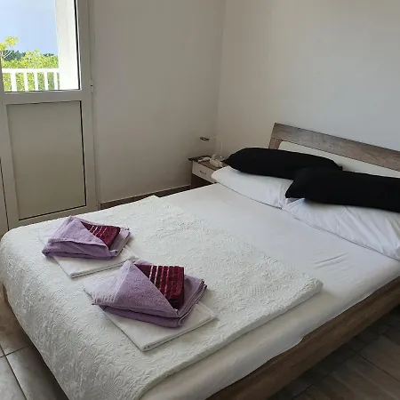 Tramontana Apartment Pag Town