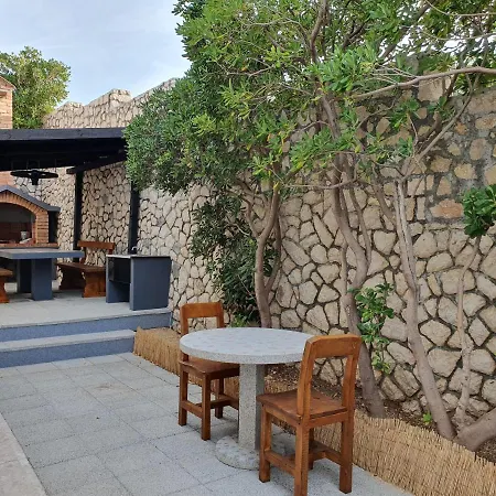 Apartment Tramontana *